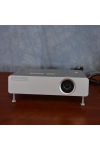 Panasonic PT-LB90 Video Projector 1024 x 768 VGA LCD Remote Not Included