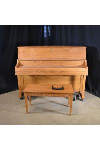 2001 Yamaha P22- Light Oak Upright Piano 59.5"X24"x46"