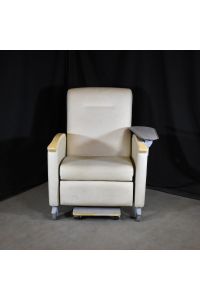 Stryker Recliner with Arms with Wheels