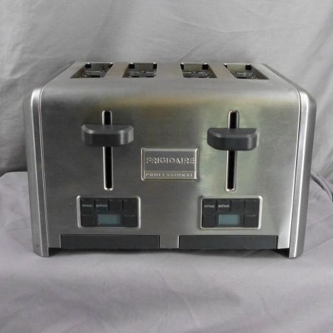 Frigidaire-FPTT04D7MS-Toaster