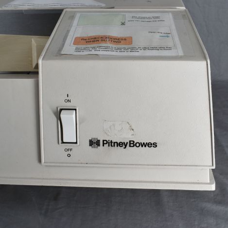 Pitney-Bowes-1225-Electric-Letter-Opener-Beige-Colored-Mixed-Materials