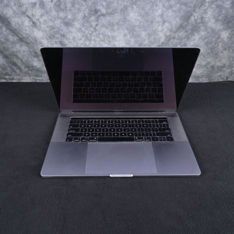 Apple-2017-MacBook-Pro-15