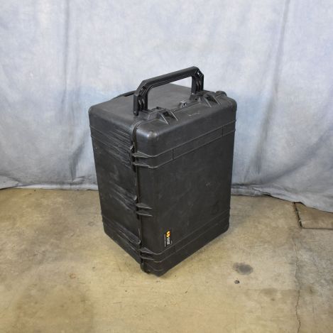 Pelican-Series-1660-Waterproof-Storage-Box-with-Damaged-Latch
