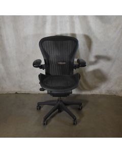 Damaged Herman Miller Aeron Size B Office Chair