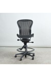 85699