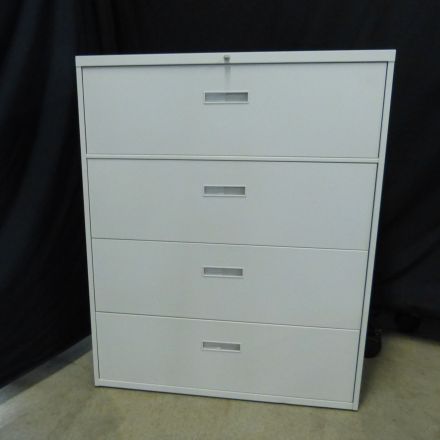 Steelcase 842461RW 7225 Sand Metal 4 Drawer File Cabinet Lockable Includes Key 42"x18"x52.5"
