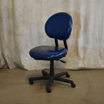 Steelcase Criterion Office Chair 5812 Navy Vinyl Adjustable No Arms with Wheels
