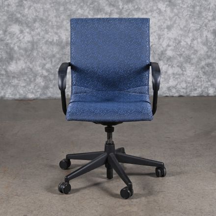 Steelcase Protégé Office Chair 5B04 Peri Fabric Adjustable with Arms with Wheels