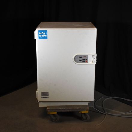 Sanyo MCO-17AC CO2 Incubator 164 L 5° to 50° C