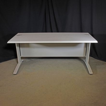 Steelcase Desk Beige Laminate Rectangle No Storage 66"x30"x28.5"