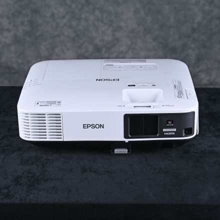 Epson PowerLite 2250U Video Projector 1920x1200 Composite, VGA, HDMI 3LCD Remote Not Included