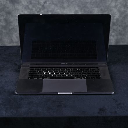 Apple Inc. MacBookPro15,1 Space Gray 2.2 GHz 16 GBytes Flash Grade:C