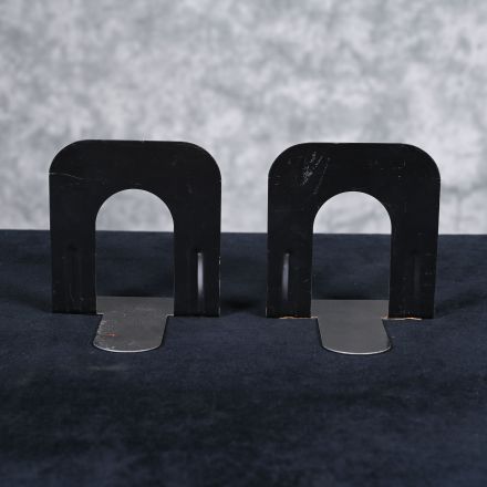 Bookends Black Metal 4.5"x5.5"x5"