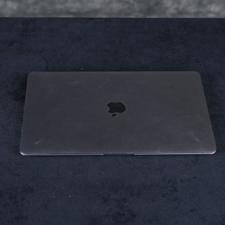 Apple Inc. MacBookAir9,1 Space Gray 1.1 GHz 8 GBytes Flash Grade:B