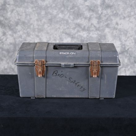 Stack On Portable Tool Box with No Drawers Gray Plastic Lockable Requires Padlock 19"x10"x9.5"