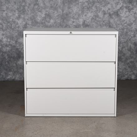 Steelcase 94236LBLDUP 7225 Sand Metal 3 Drawer File Cabinet Lockable Includes Key 42"x18"x39.5"