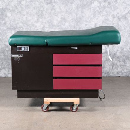 Midmark 100 Manual Exam Table Green Vinyl Adjustable Fixed 325 lb. Capacity