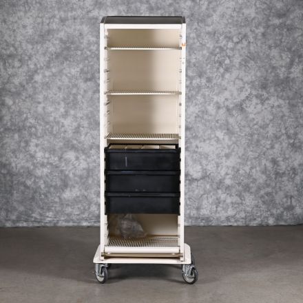 Herman Miller Co/Struc Mobile Medical Storage Ivory Colored Not Lockable Keys not Included 27"x20"x73"