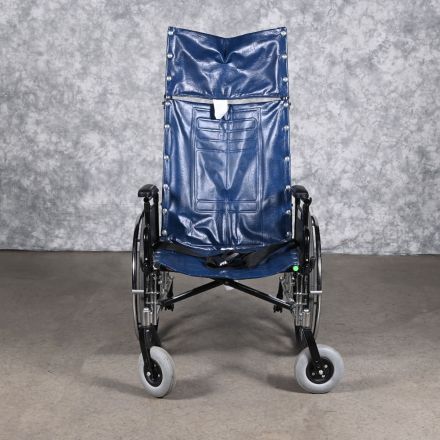 InvaCare Tracer SX5 Manual Recliner Wheelchair Black Foldable Missing Foot Rests 250 lb. Capacity 22"