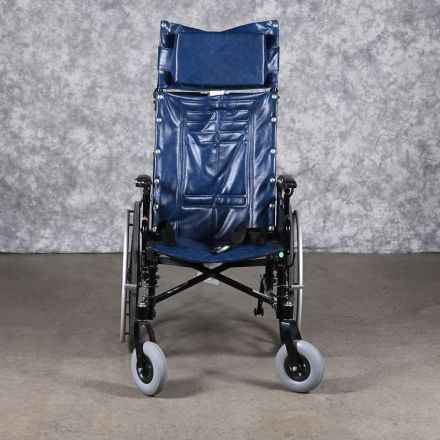 Damaged InvaCare Tracer SX5 Manual Recliner Wheelchair Black Foldable Missing Foot Rests 250 lb. Capacity 20"