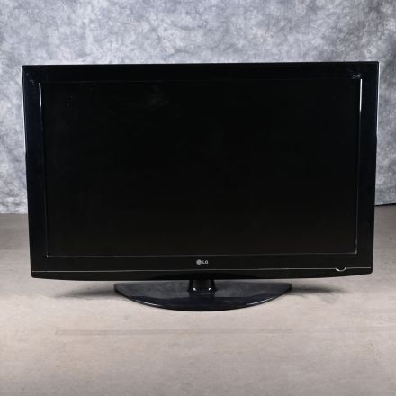 LG 52LG50DC-UA Television 52" 1920x1080 Component, HDMI LCD With Stand Remote Not Included