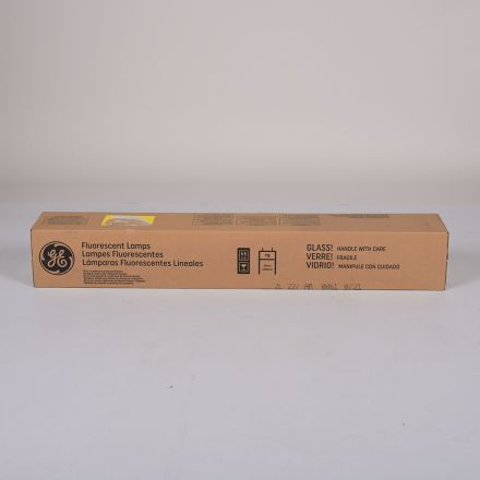 GE 10326 T8 Fluorescent Bulbs 48" 32W 3500K Medium Bi-Pin Case of 36 (Never Used)
