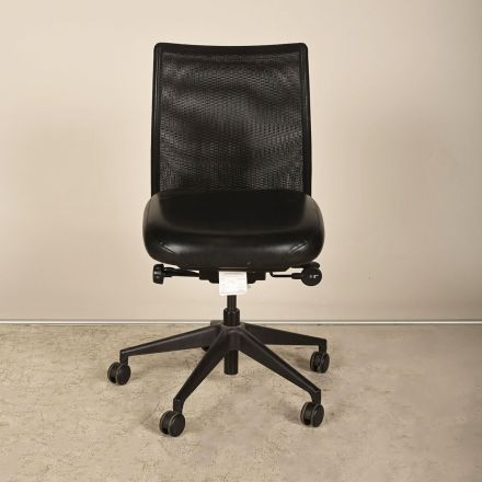 83296