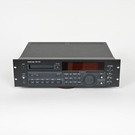 Tascam DA-40 DAT Recorder
