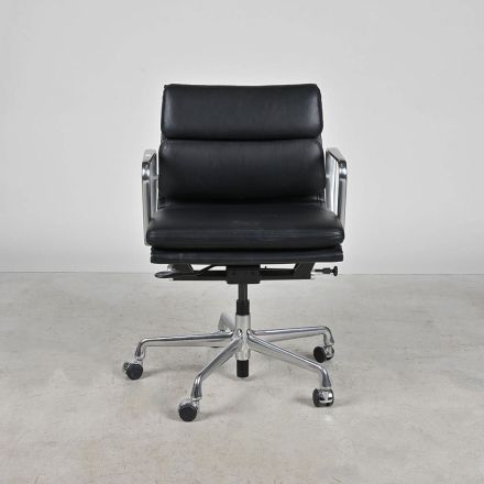 Herman Miller Eames Aluminum Group Management Chair Black
